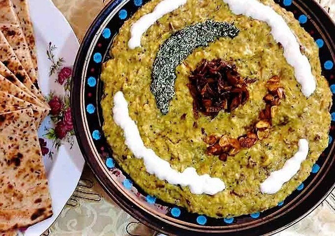حلیم بادمجان از غذاهای محلی شهر اصفهان